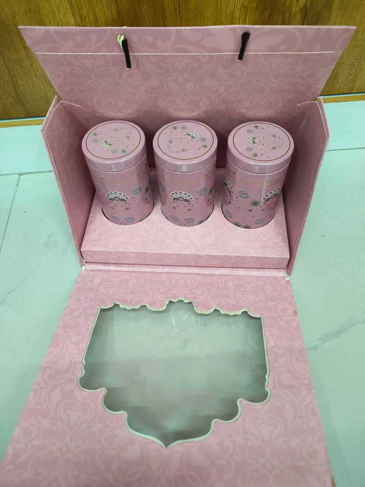 Inside view of the Tattvana royal pink gift set