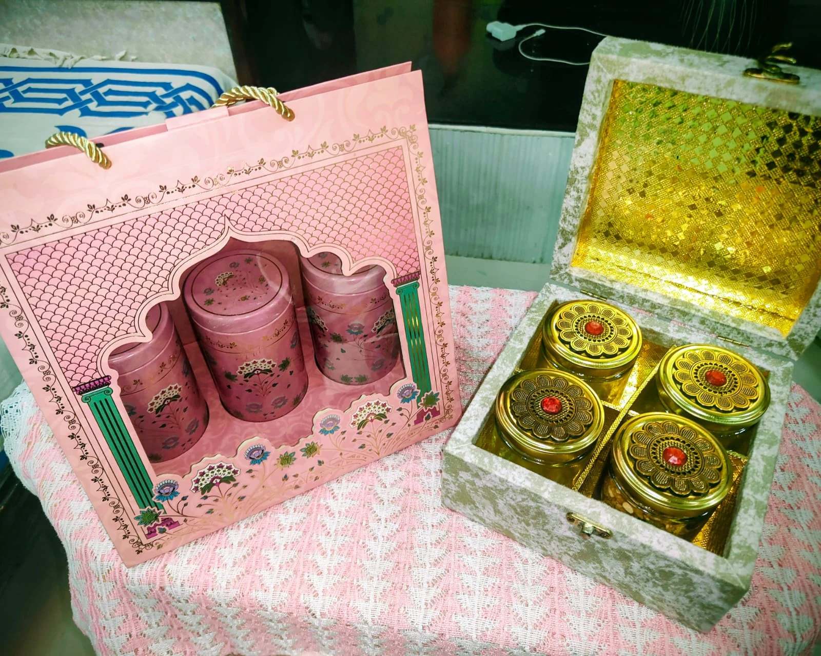 Tattvana gifting combo with royal pink gift set and luxury jar box